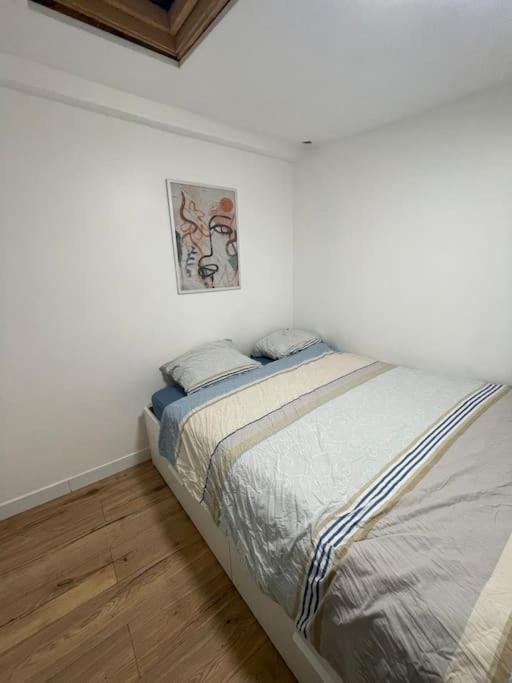 Charmant Appartement Americain Saint-Denis (Seine-Saint-Denis) Exterior foto