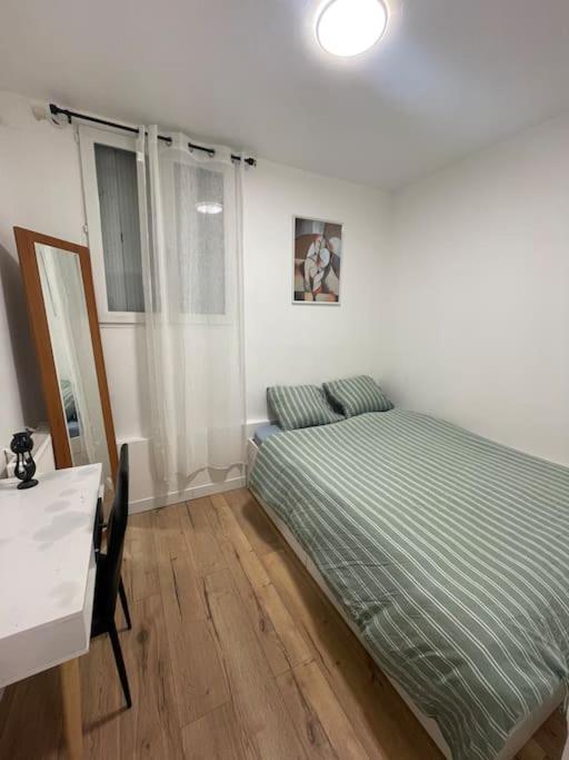 Charmant Appartement Americain Saint-Denis (Seine-Saint-Denis) Exterior foto