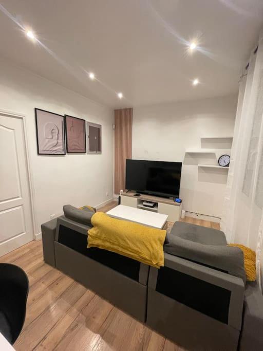 Charmant Appartement Americain Saint-Denis (Seine-Saint-Denis) Exterior foto