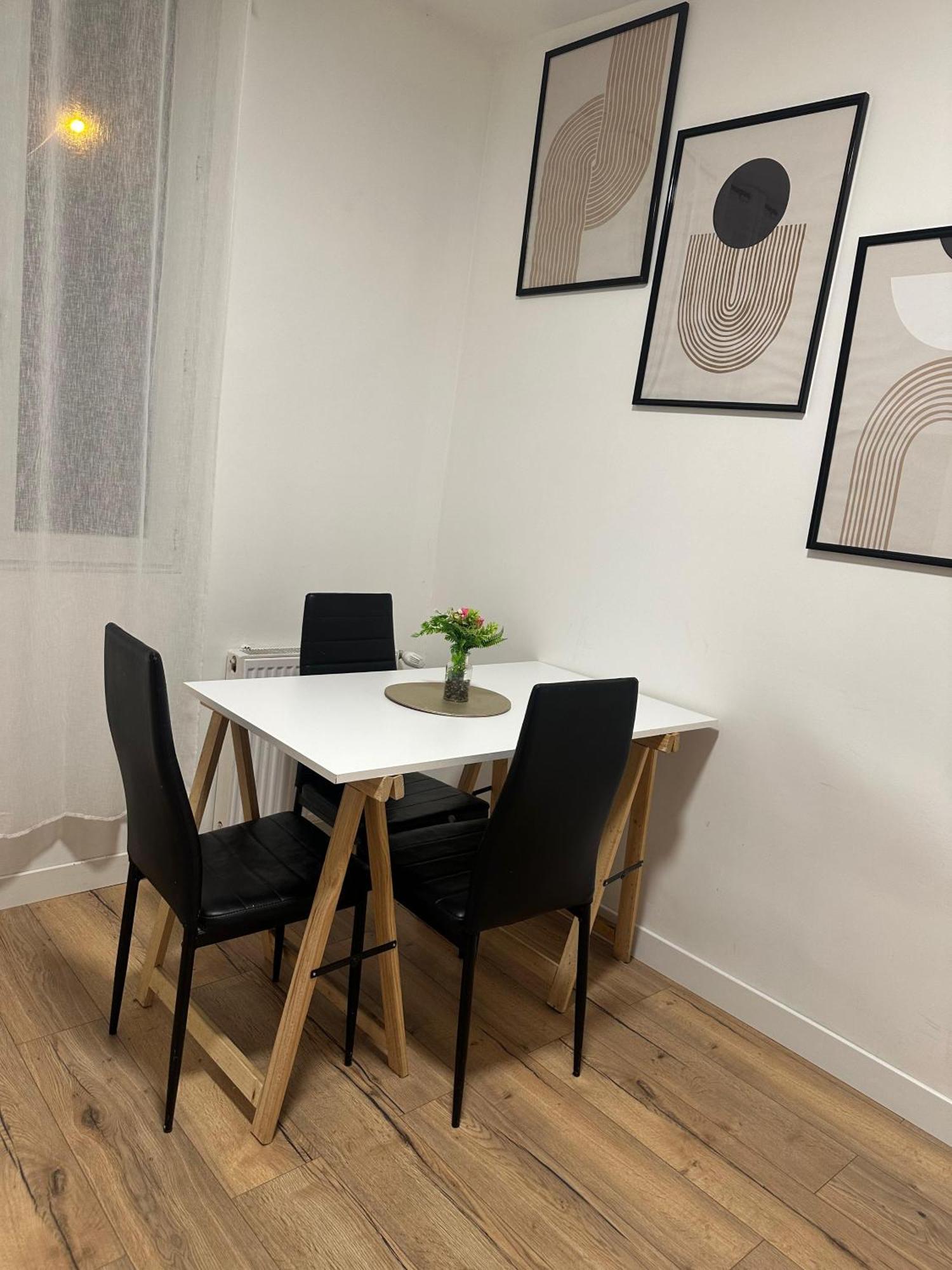 Charmant Appartement Americain Saint-Denis (Seine-Saint-Denis) Exterior foto